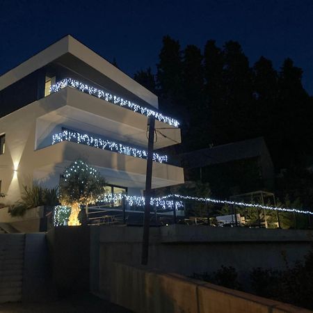 Aparthotel Villa V With Heated Pool Рієка Екстер'єр фото