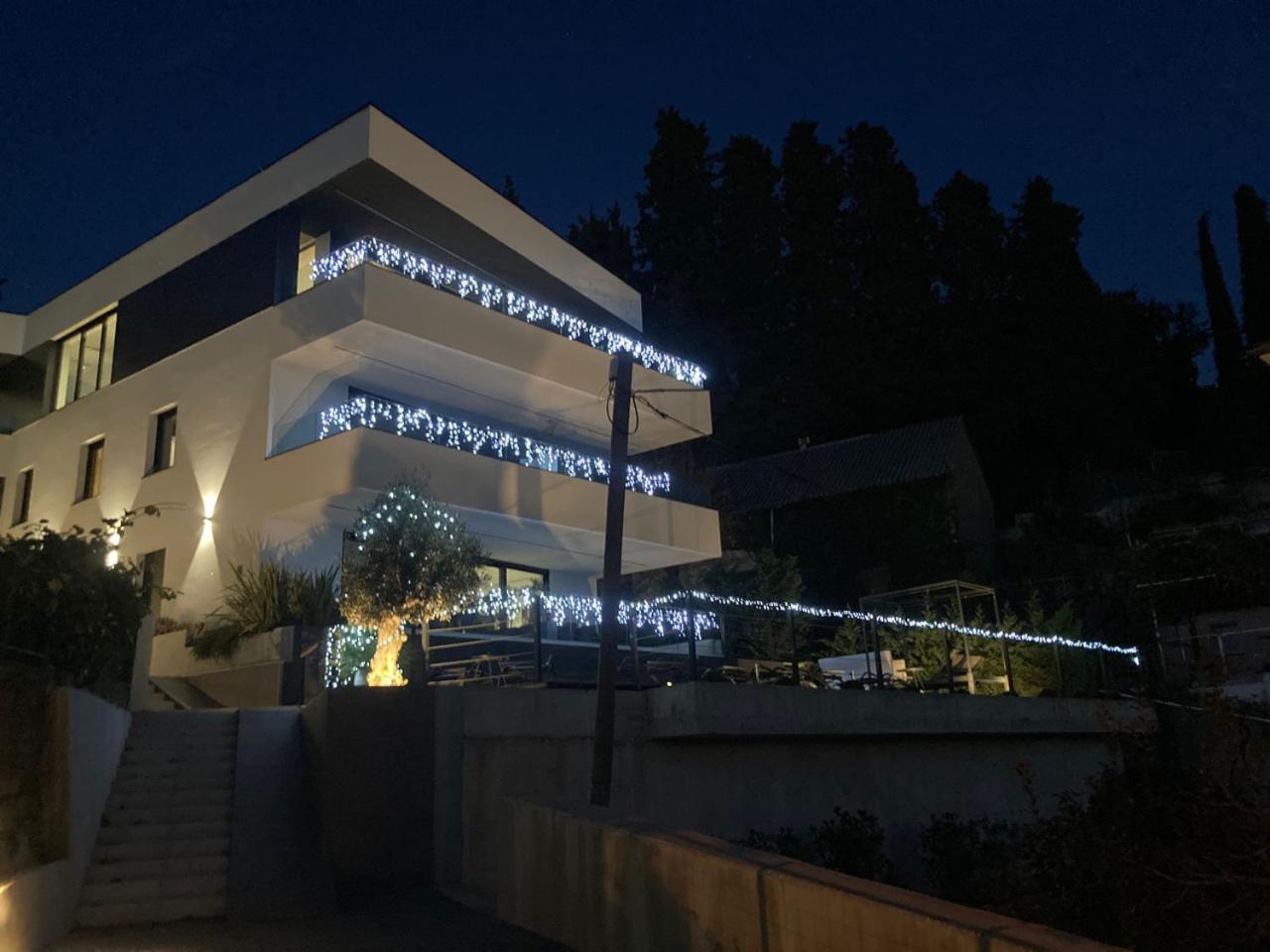 Aparthotel Villa V With Heated Pool Рієка Екстер'єр фото